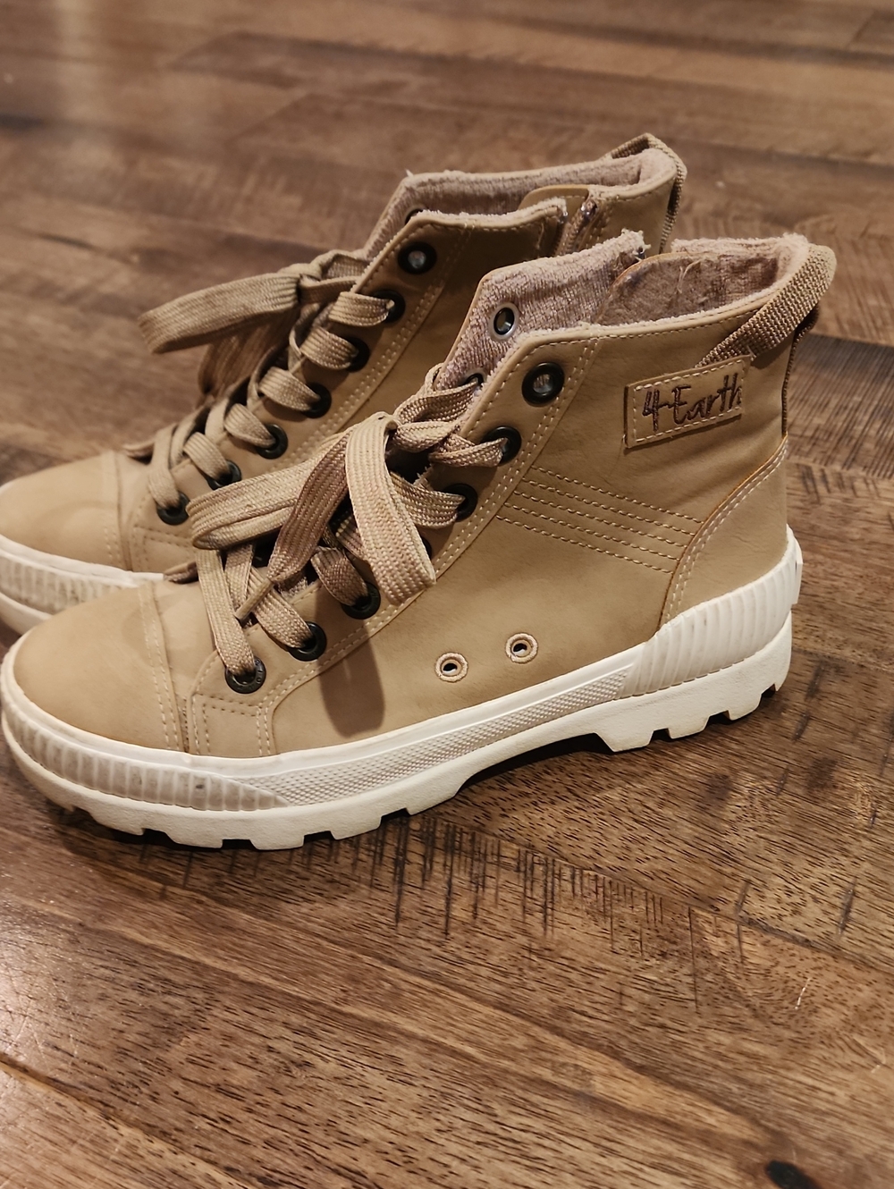 Blowfish Tan High-Top Sneakers Chunky Lug Sole